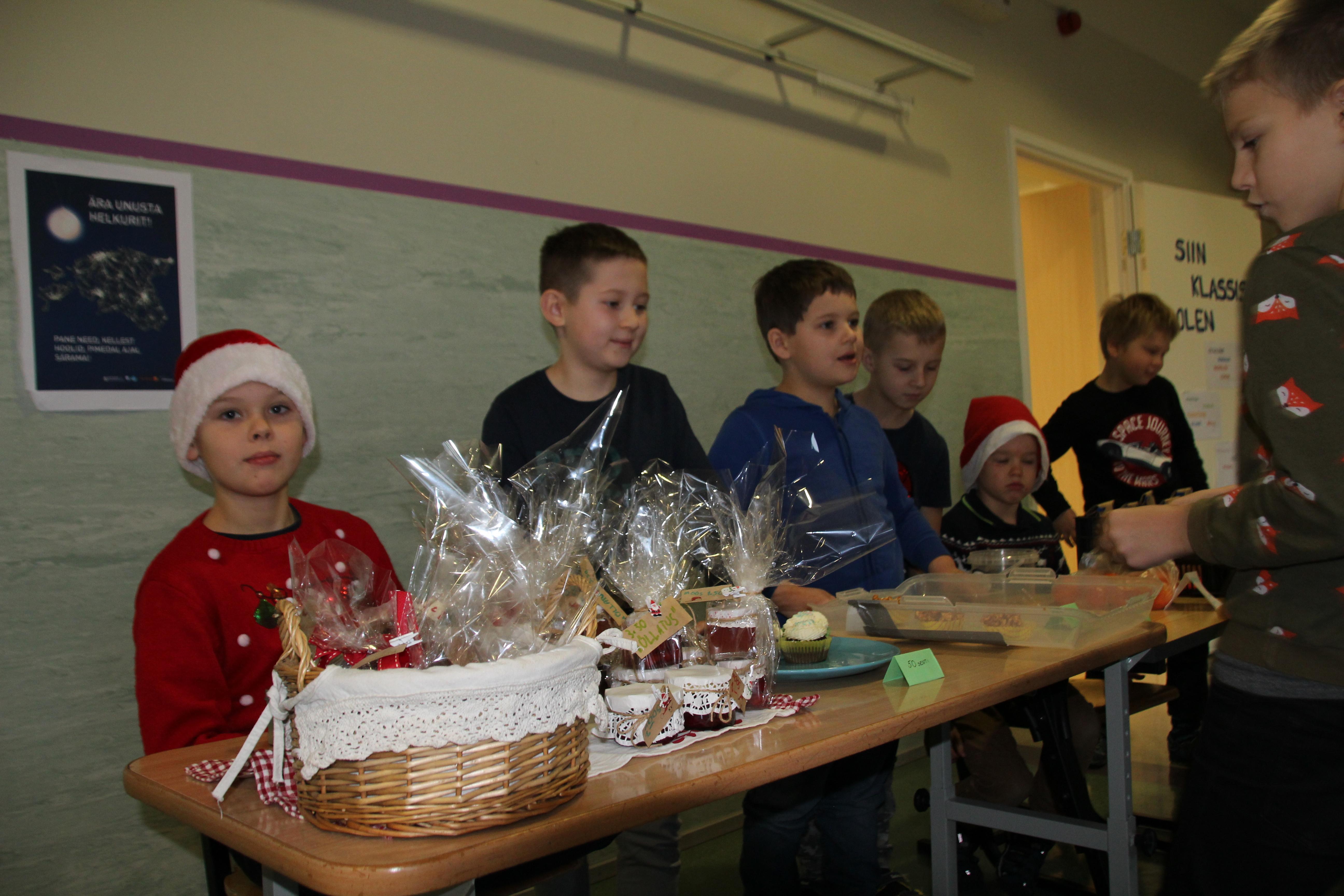1. klassi õpilaste müügilett jõululaadal